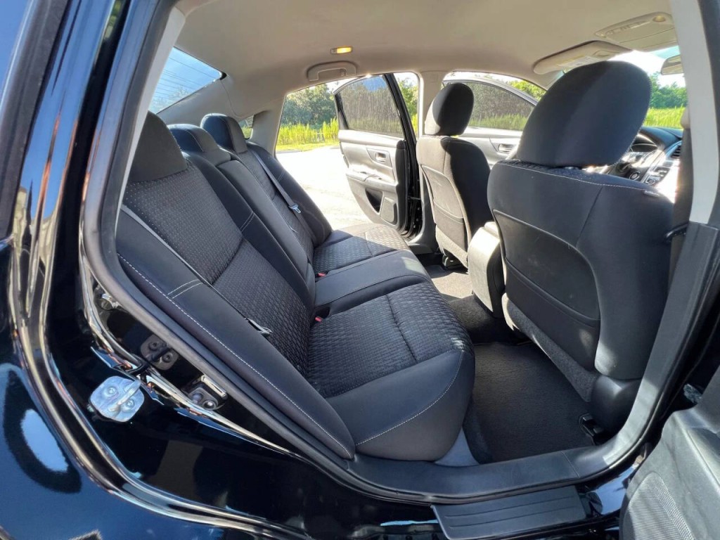 2016 Nissan Altima Image 8