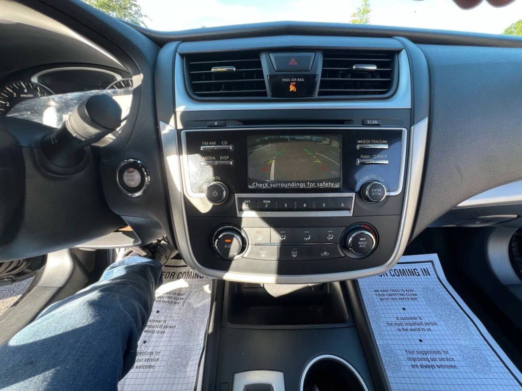 2016 Nissan Altima Image 10