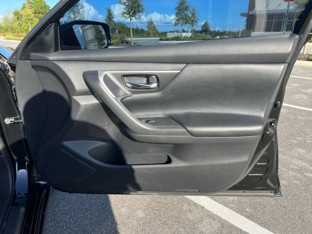 2016 Nissan Altima Image 13