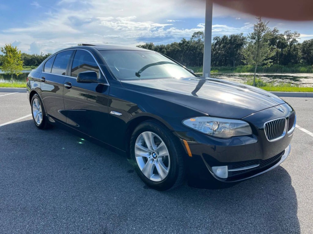 2012 BMW 5 Series Image 2