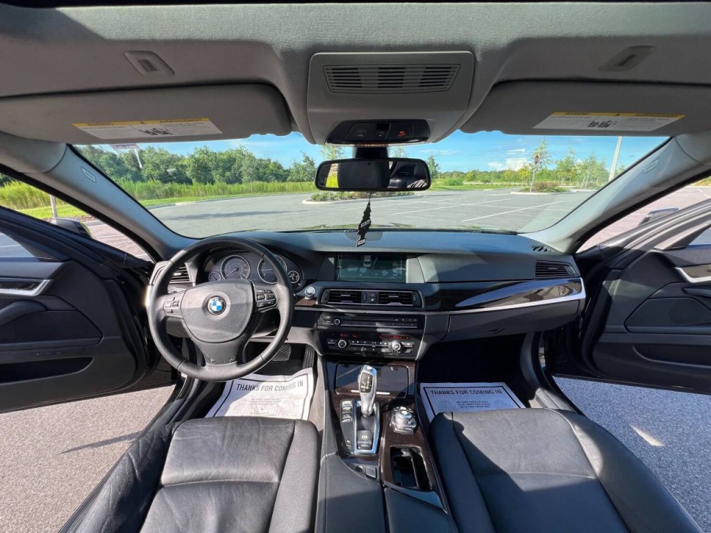 2012 BMW 5 Series Image 9