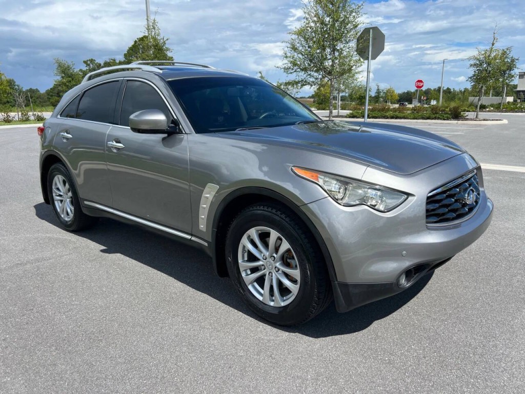 2009 INFINITI FX35 Image 1