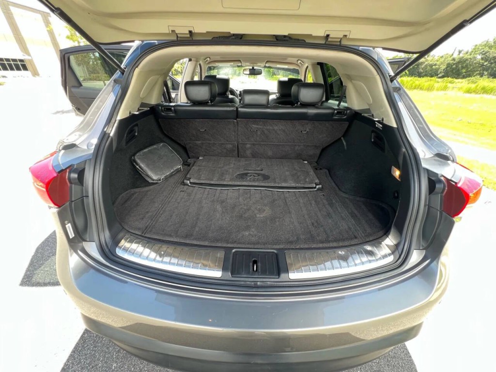 2009 INFINITI FX35 Image 9
