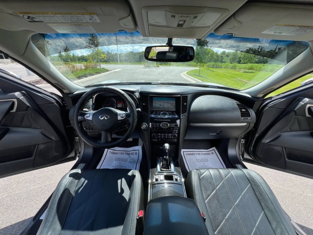 2009 INFINITI FX35 Image 10