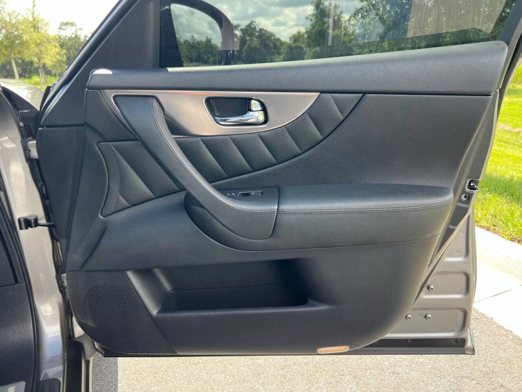 2009 INFINITI FX35 Image 15
