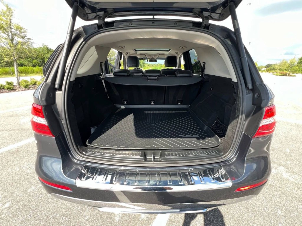 2012 Mercedes-Benz M-Class Image 11