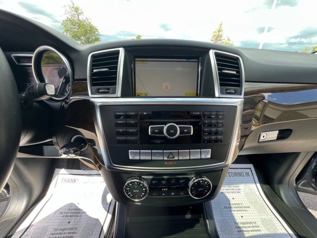 2012 Mercedes-Benz M-Class Image 13