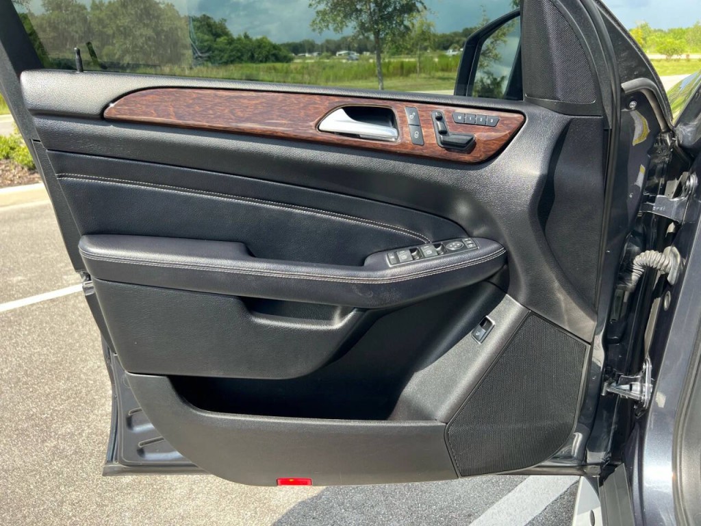 2012 Mercedes-Benz M-Class Image 15
