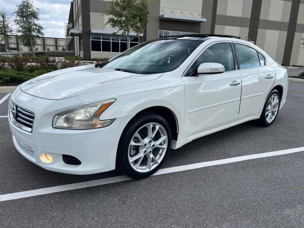 2012 Nissan Maxima Image 1