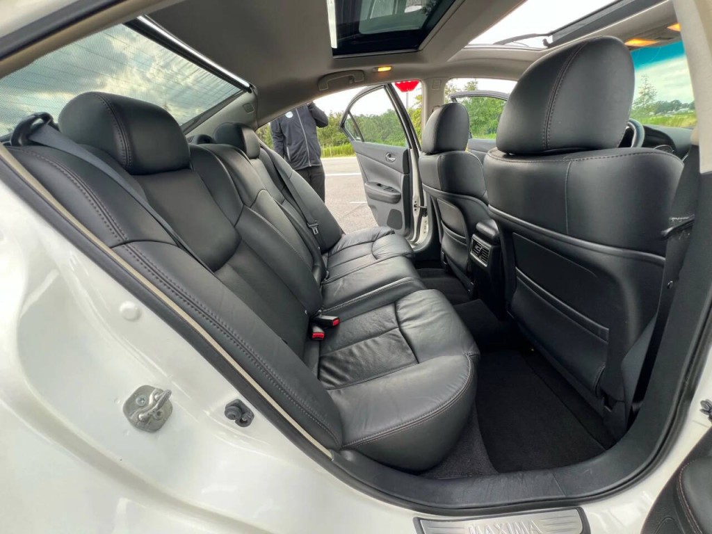 2012 Nissan Maxima Image 8