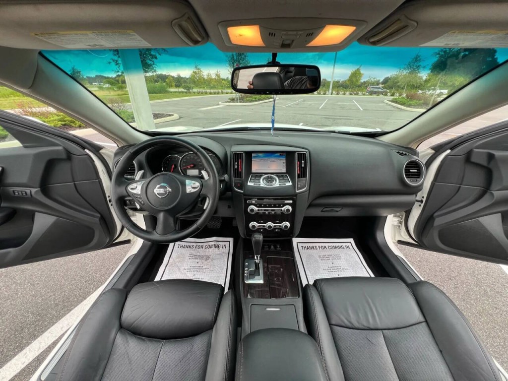 2012 Nissan Maxima Image 9