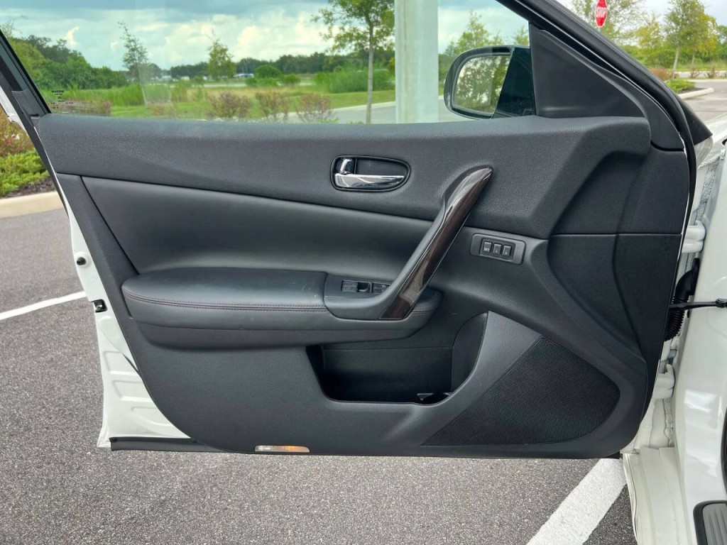 2012 Nissan Maxima Image 13