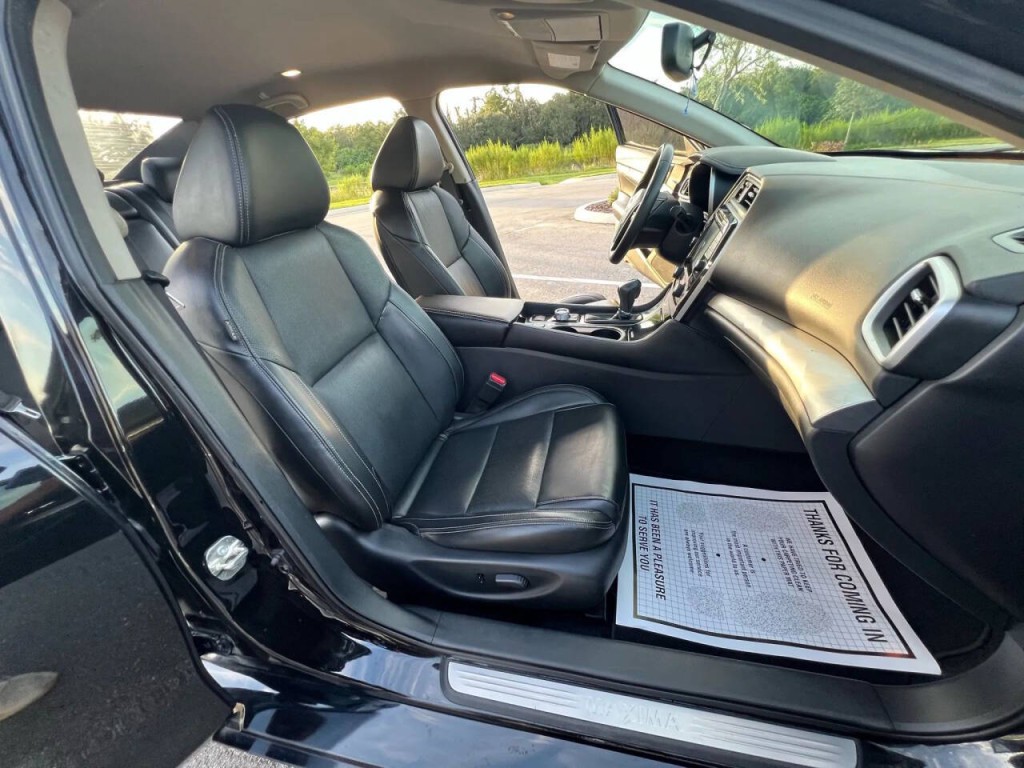 2017 Nissan Maxima Image 9