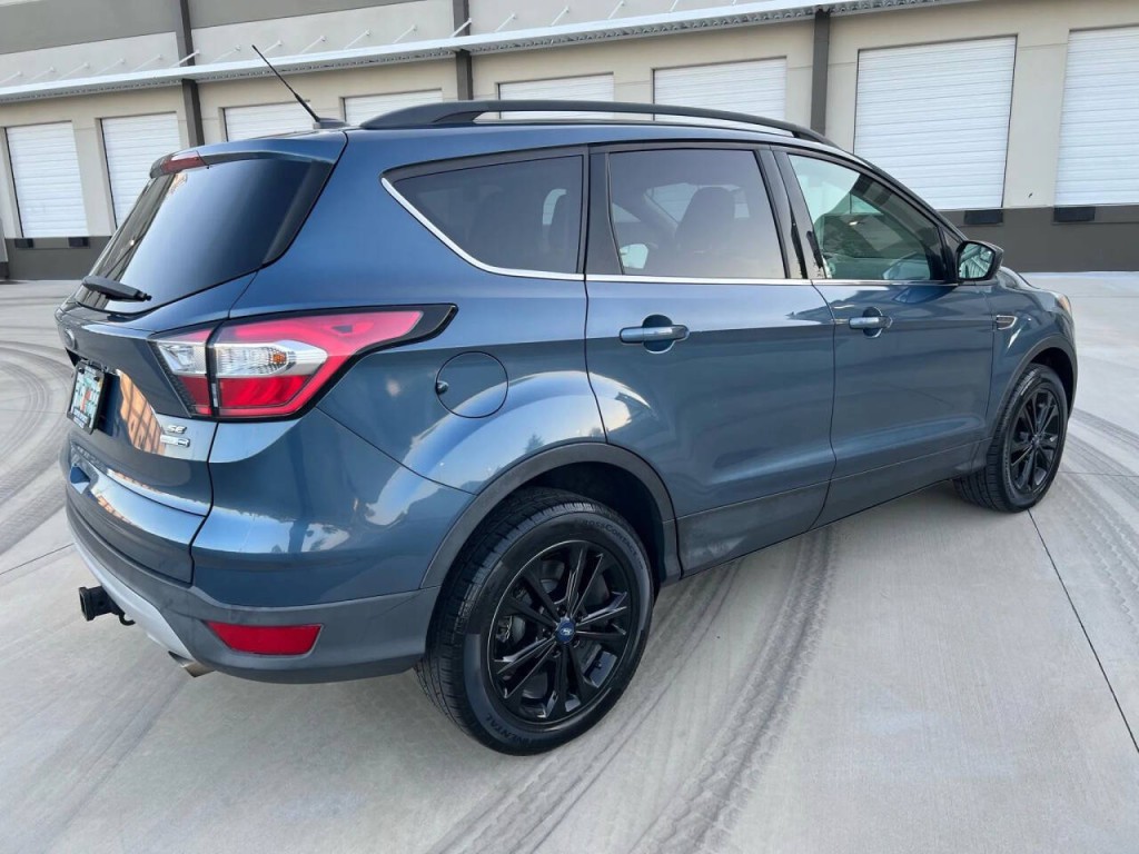 2018 Ford Escape Image 2