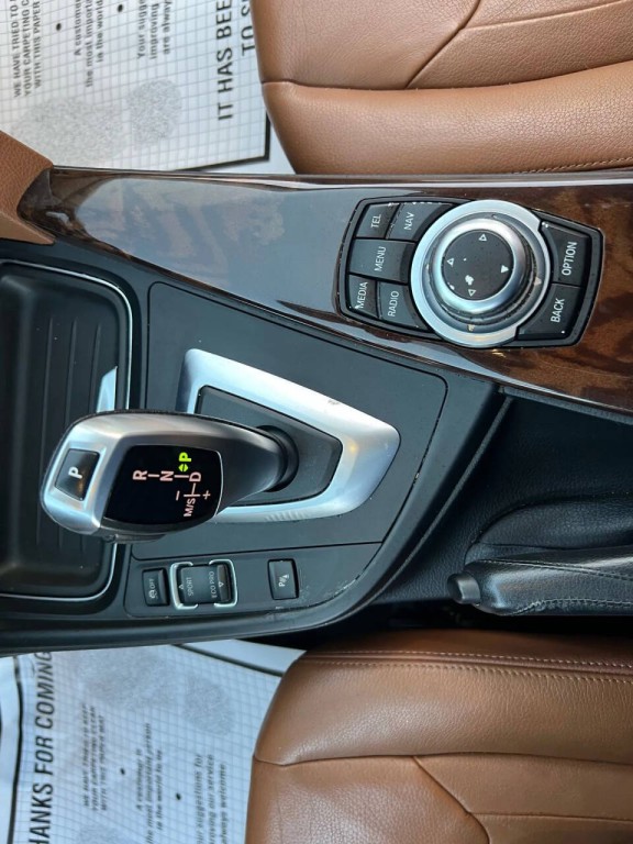 2013 BMW 3 Series Image 12