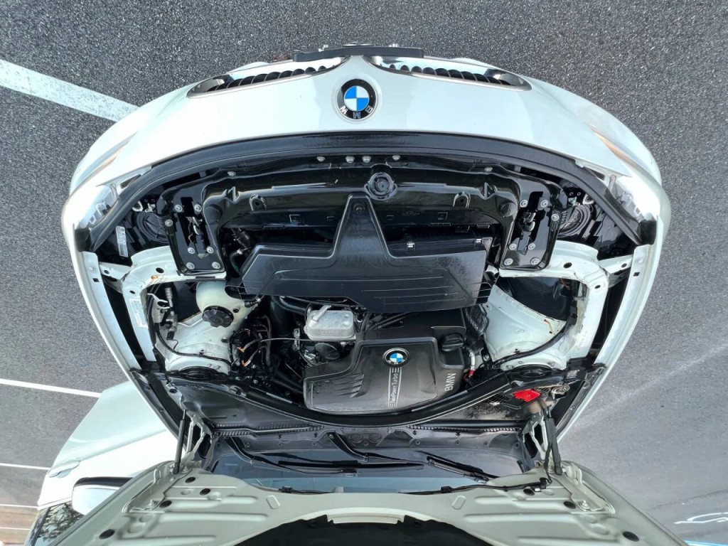 2013 BMW 3 Series Image 16