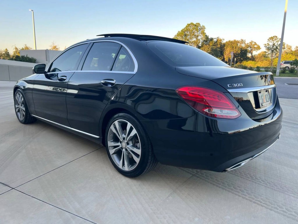 2015 Mercedes-Benz C-Class Image 4