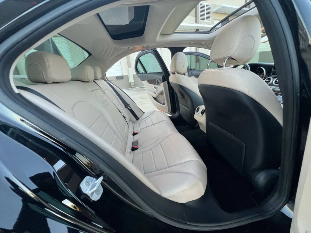 2015 Mercedes-Benz C-Class Image 8