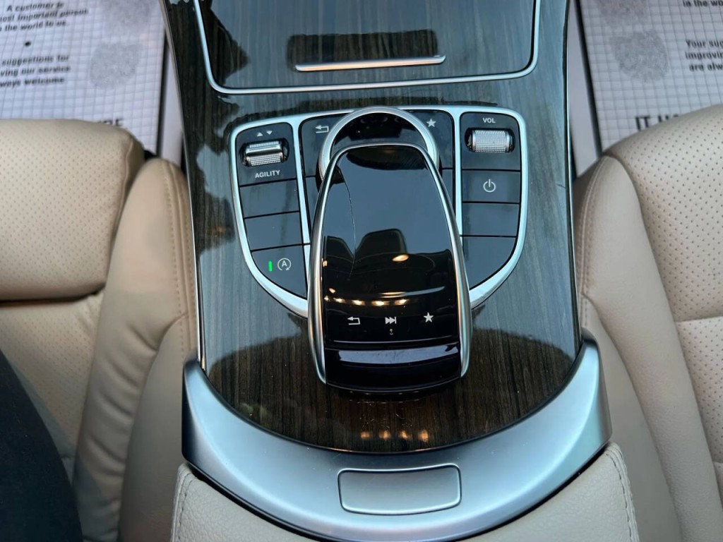 2015 Mercedes-Benz C-Class Image 11