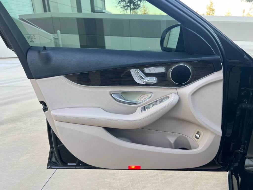 2015 Mercedes-Benz C-Class Image 13