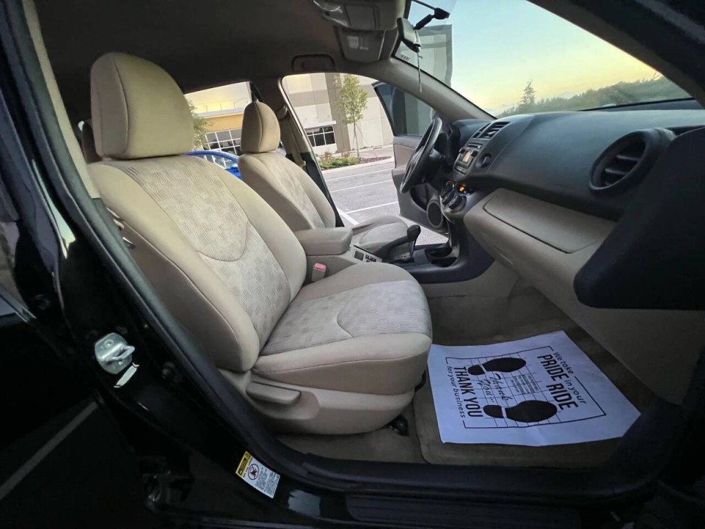 2012 Toyota Rav4 Image 7