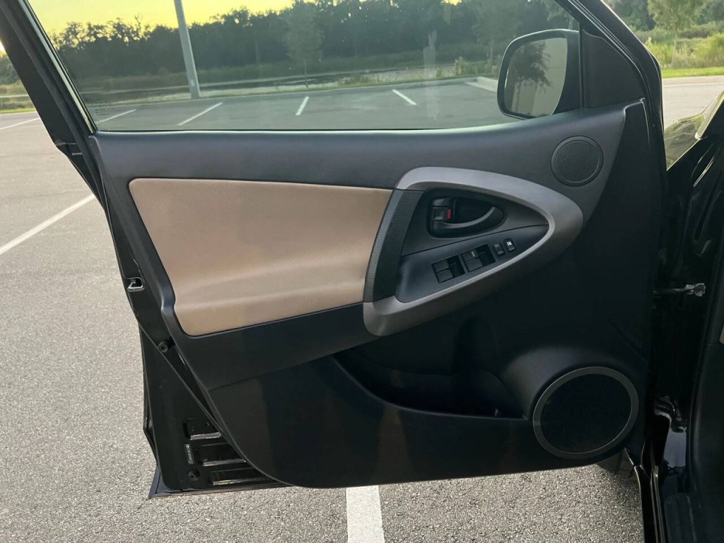 2012 Toyota Rav4 Image 13