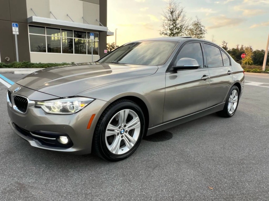 2016 BMW 3 Series Image 1