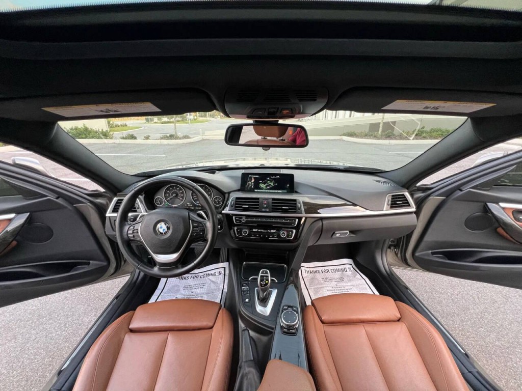 2016 BMW 3 Series Image 9