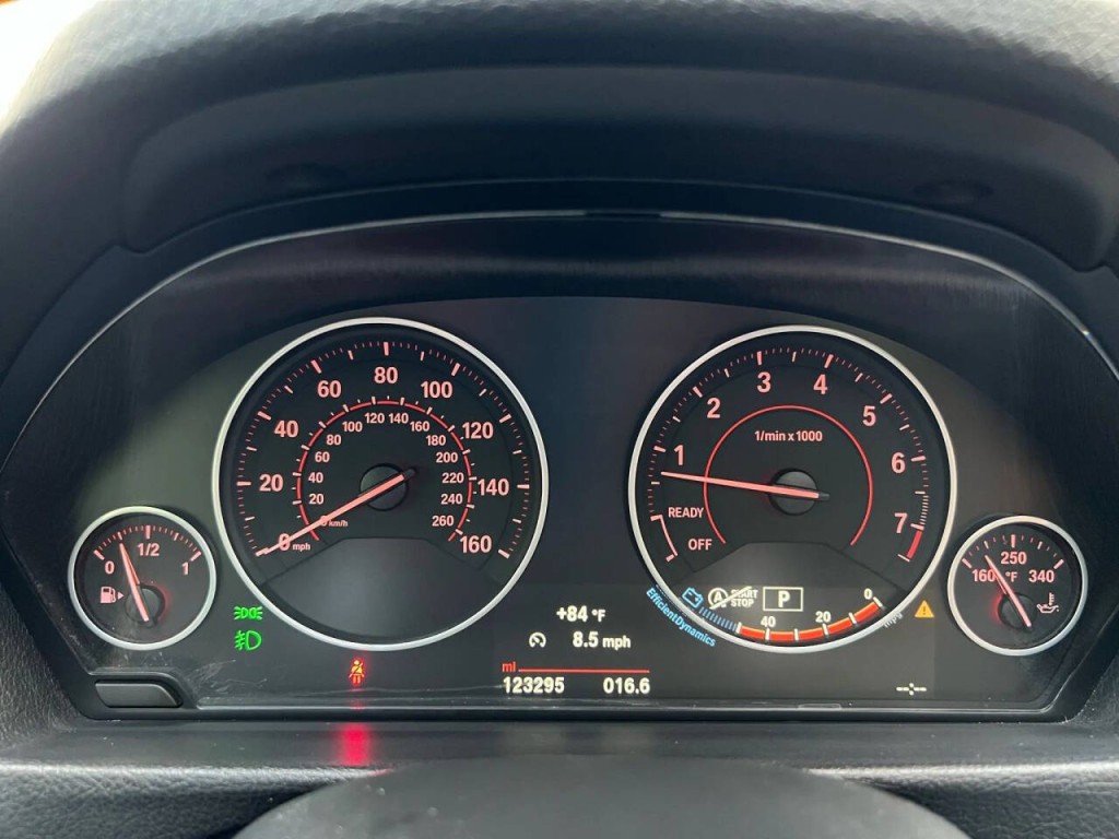 2016 BMW 3 Series Image 12