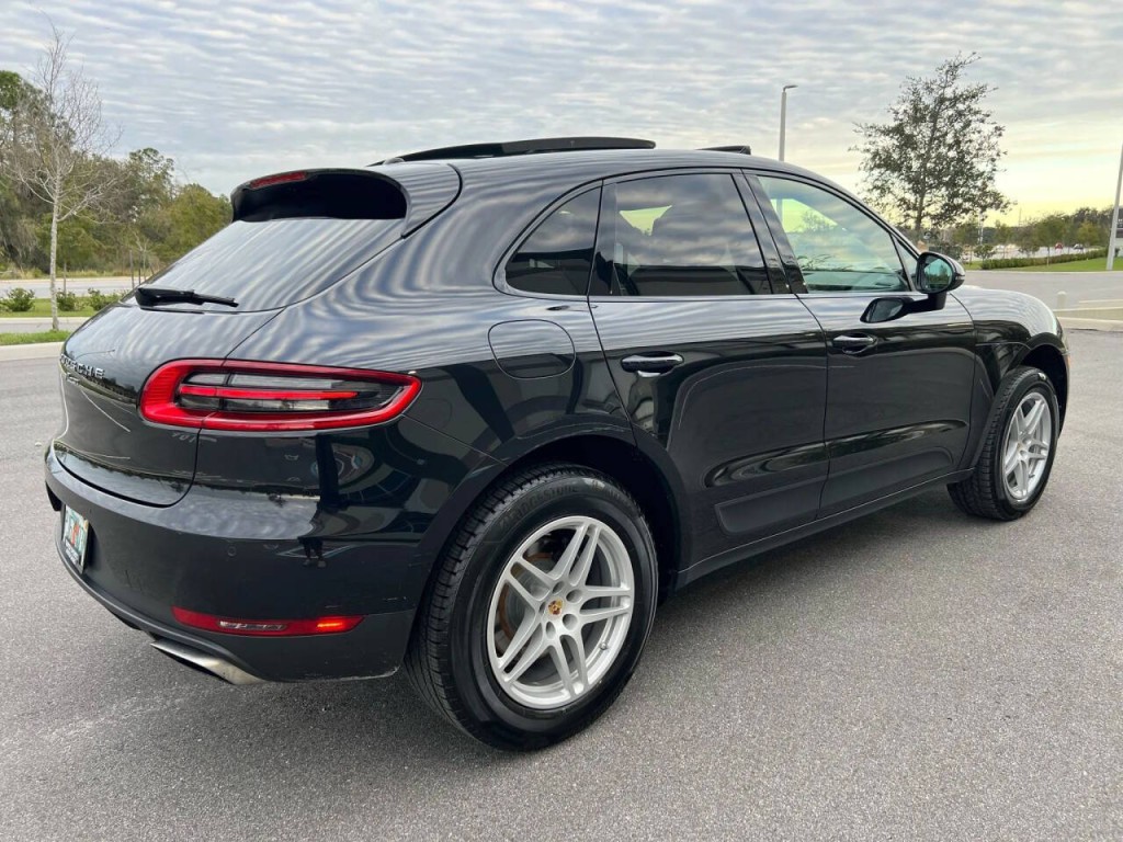 2017 Porsche Macan Image 3