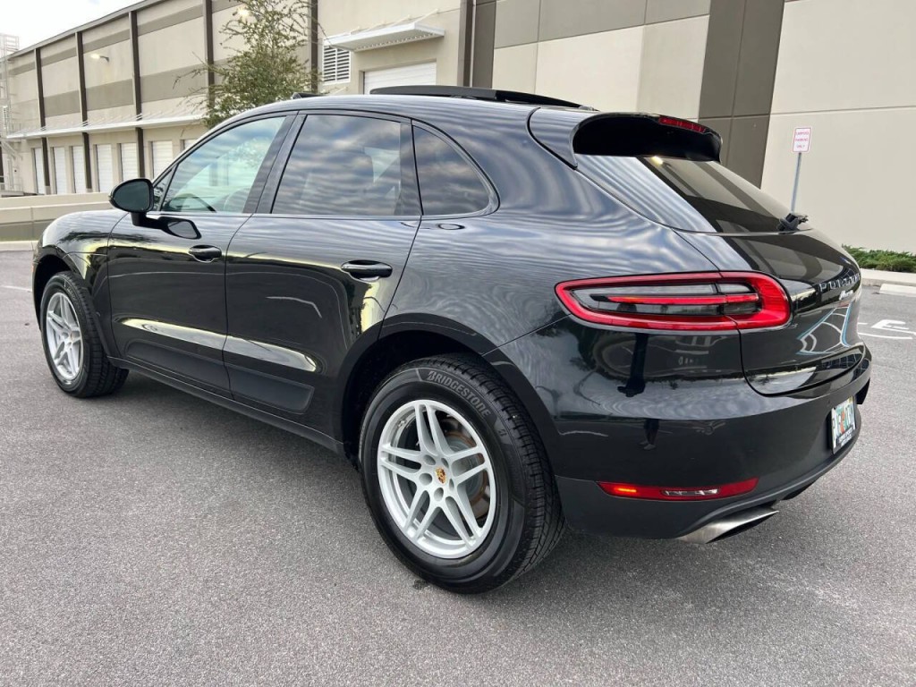 2017 Porsche Macan Image 4