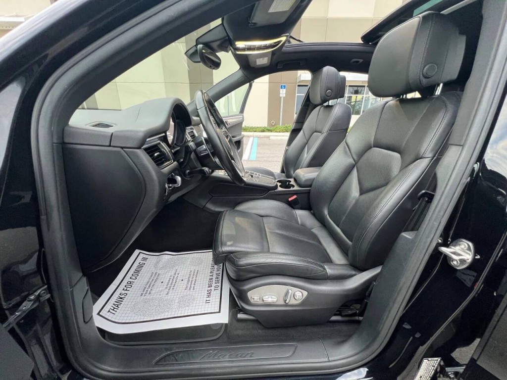 2017 Porsche Macan Image 5