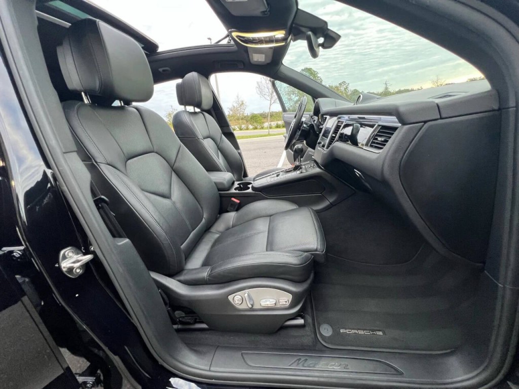 2017 Porsche Macan Image 7