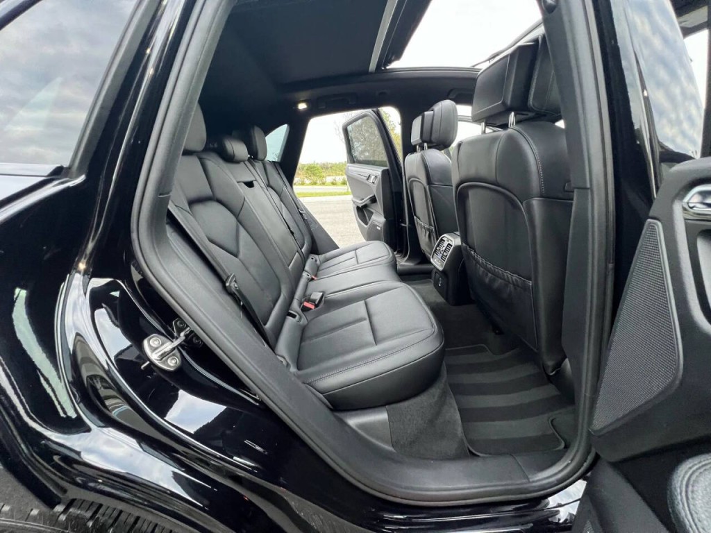 2017 Porsche Macan Image 8