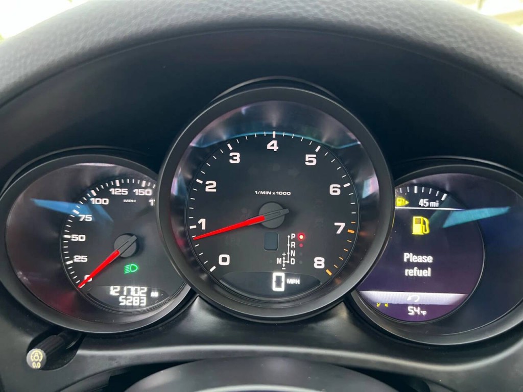 2017 Porsche Macan Image 12