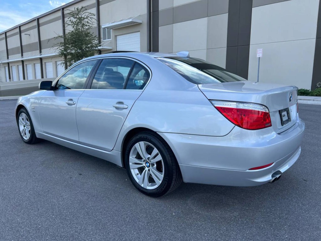 2010 BMW 5 Series Image 4