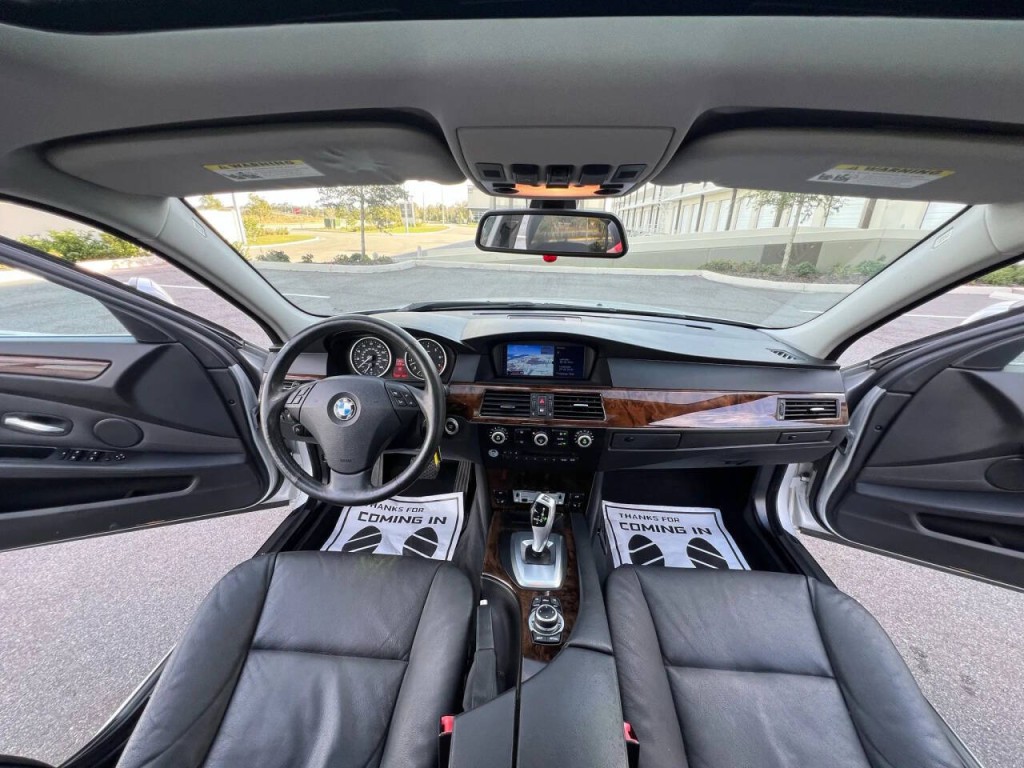 2010 BMW 5 Series Image 9