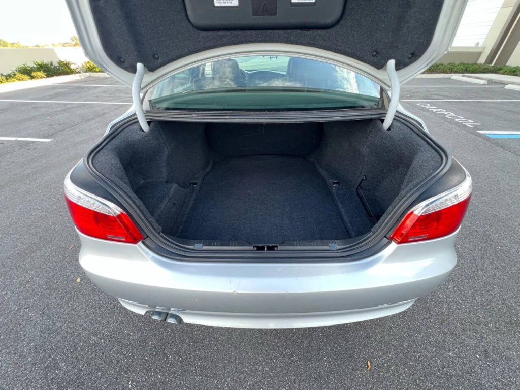 2010 BMW 5 Series Image 15