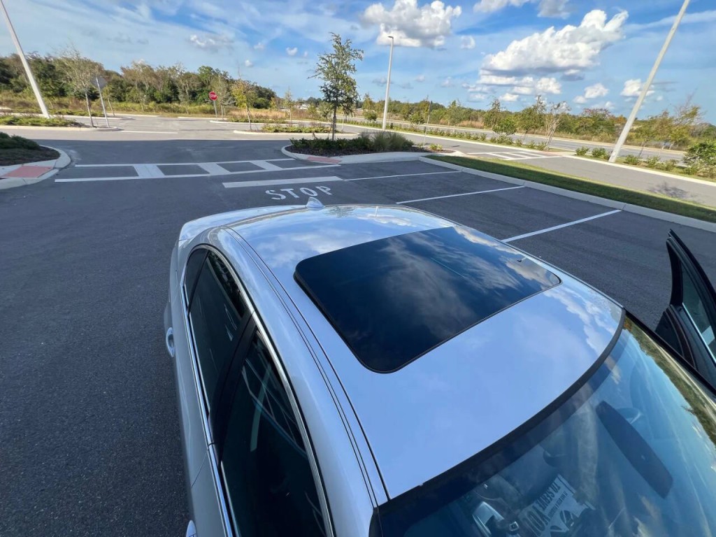 2010 BMW 5 Series Image 17