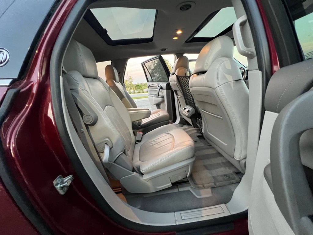 2015 Buick Enclave Image 8