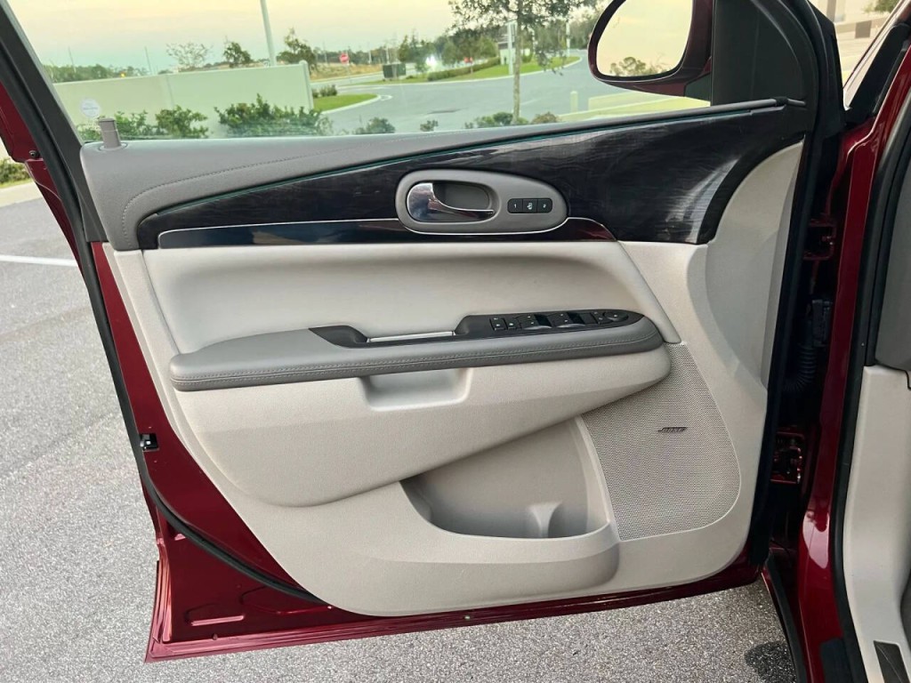 2015 Buick Enclave Image 15