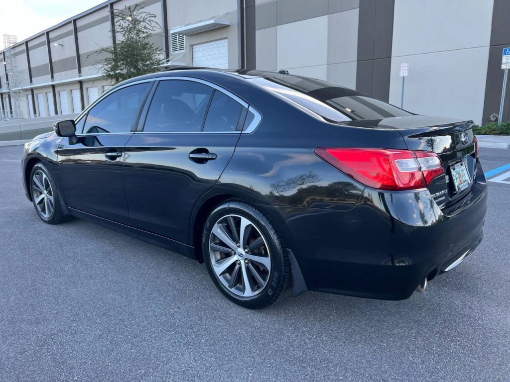 2015 Subaru Legacy Image 4