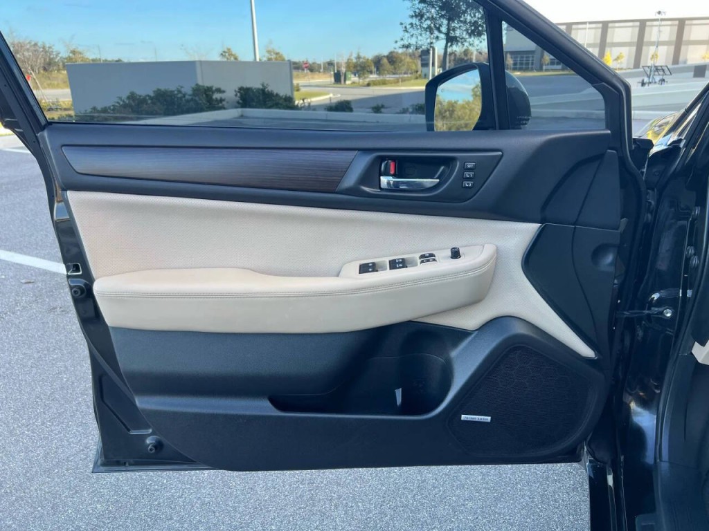 2015 Subaru Legacy Image 13