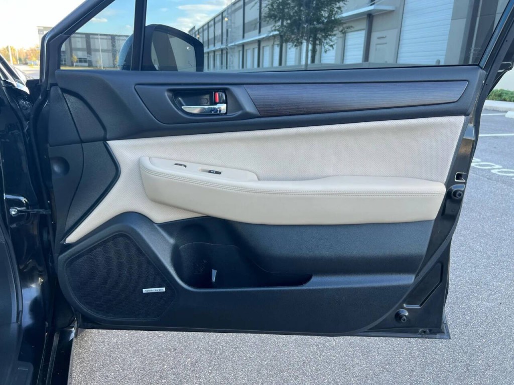 2015 Subaru Legacy Image 14