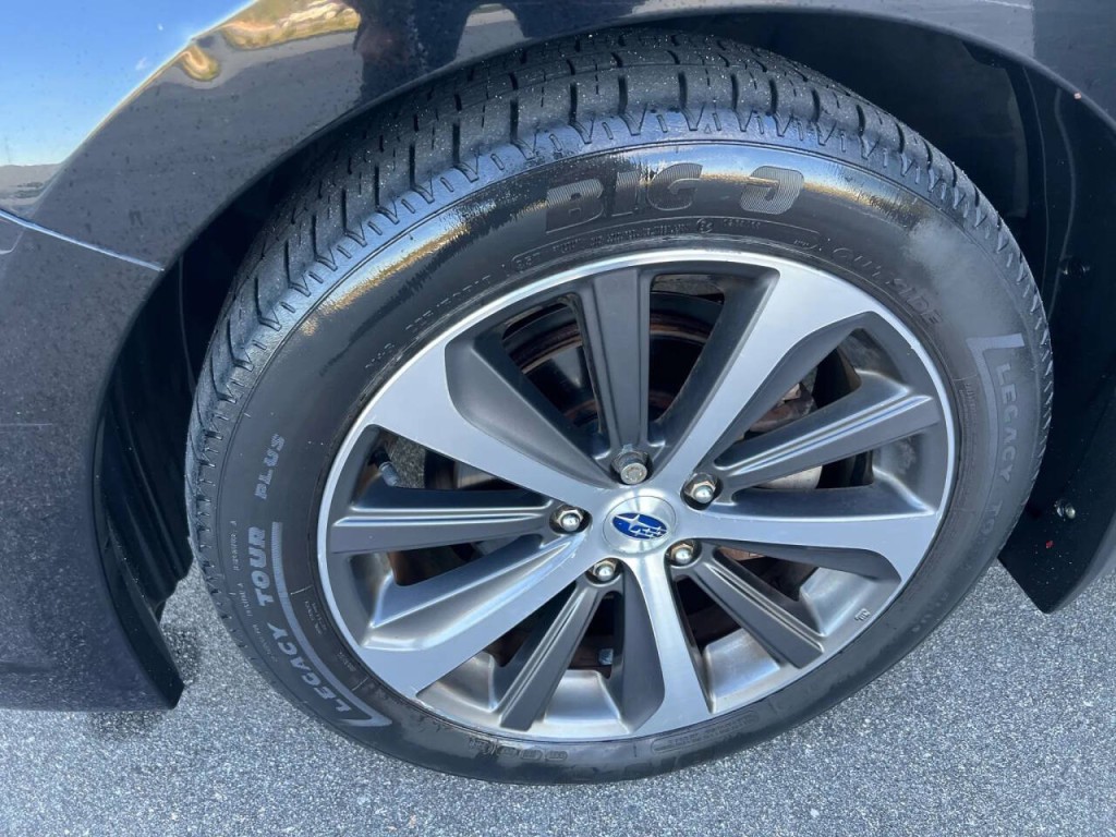 2015 Subaru Legacy Image 18
