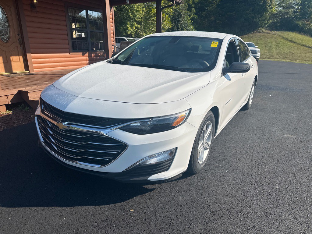 2020 Chevrolet Malibu Image 2
