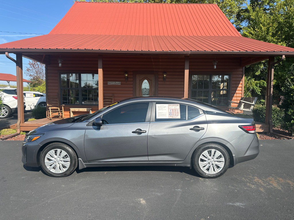 2024 Nissan Sentra Image 1