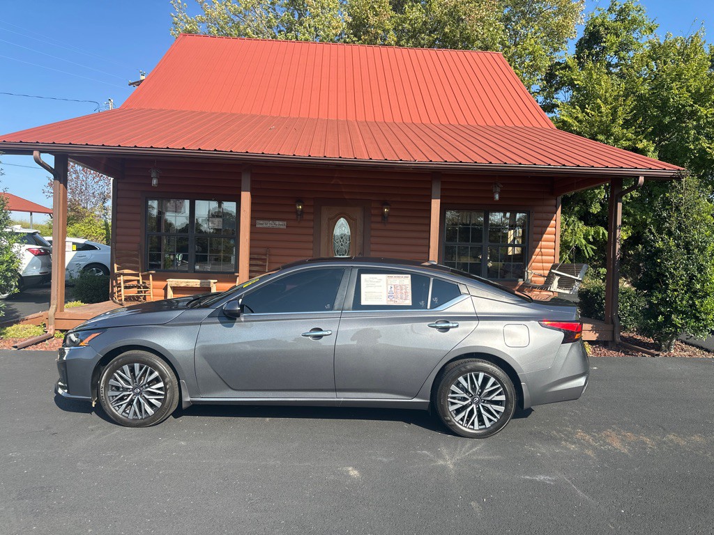 2024 Nissan Altima Image 1