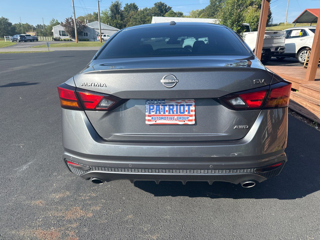 2024 Nissan Altima Image 10