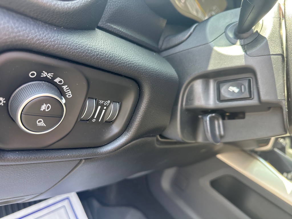 2021 RAM 3500 Image 21